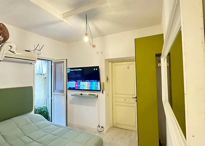 Tiny Elephant Mini Suite In Rome